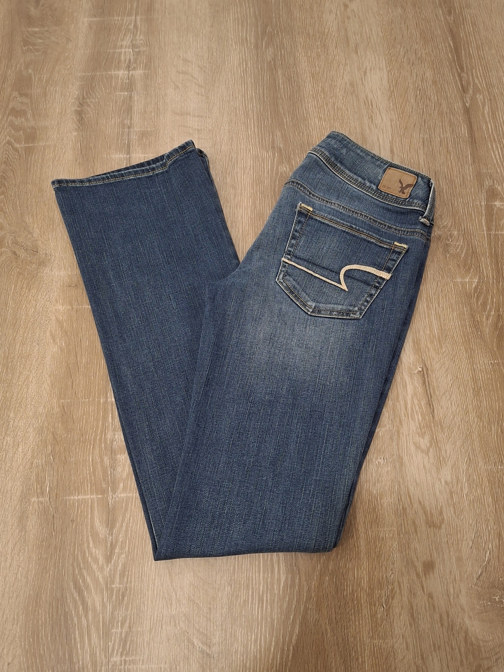 American Eagle Outfitters Kick Boot Jeans Women's Size 6 Long Medium Wash
